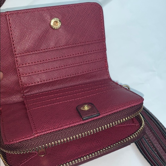 NWOT MICHEAL KORS Wallet Wristlet w/Tassel zip - Picture 4 of 4